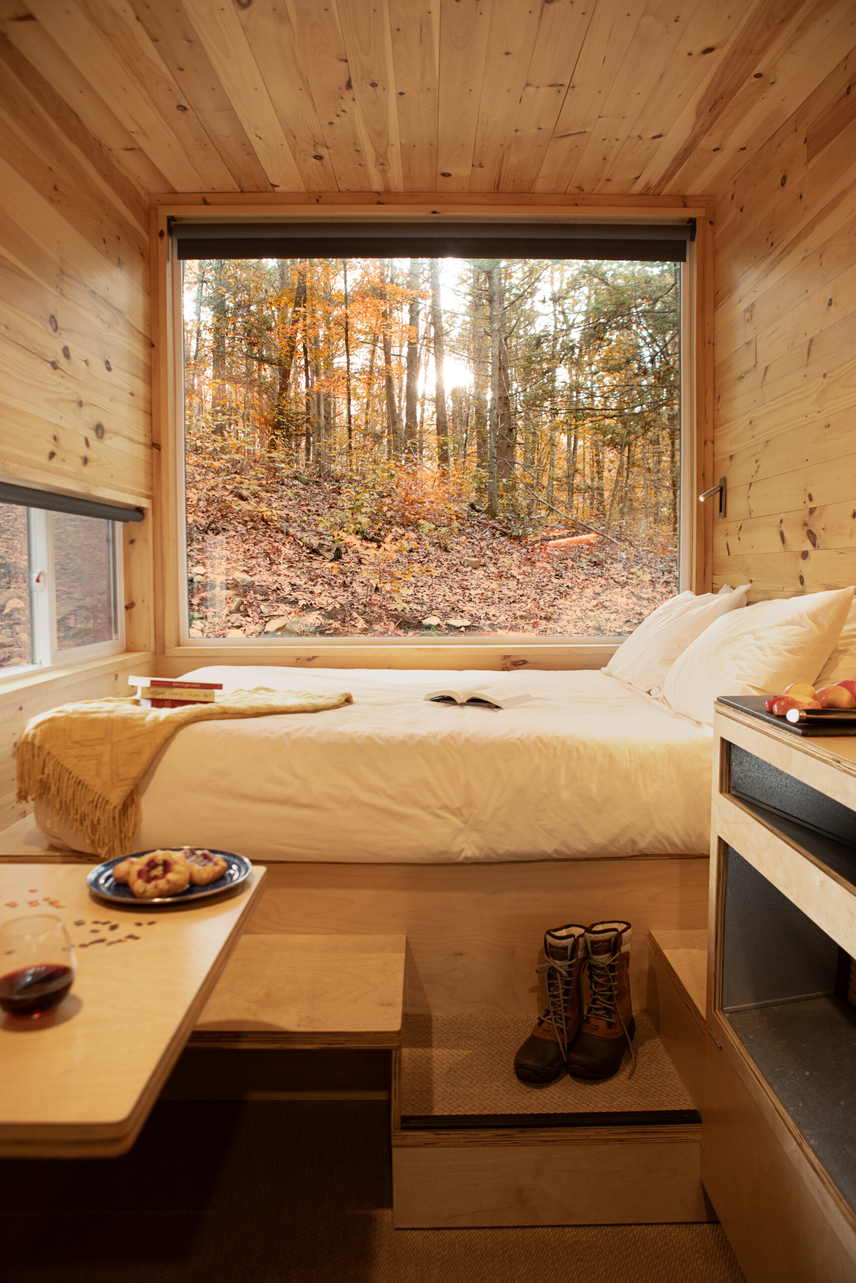 8 Tips for Planning Your Fall Getaway to Postcard Cabins